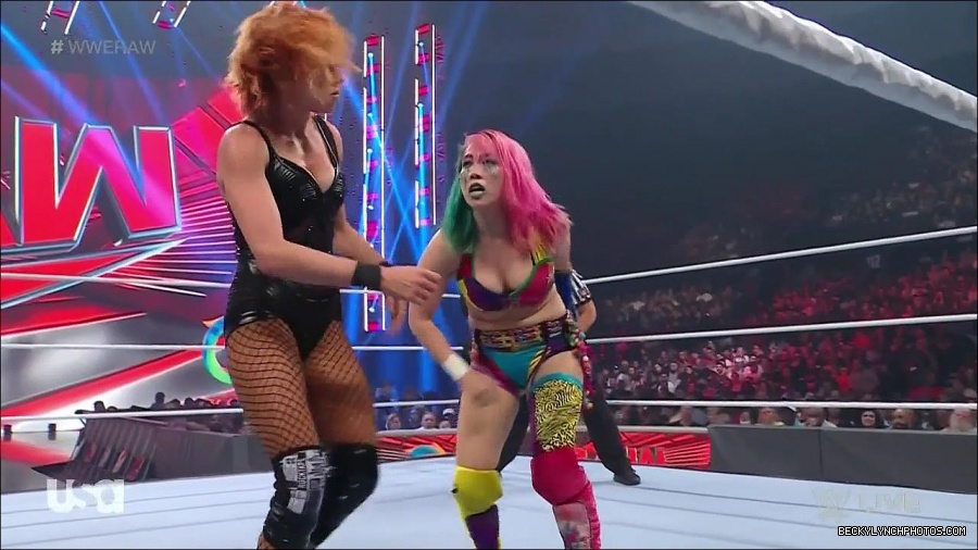 WWE_Monday_Night_Raw_2022_05_16_720p_HDTV_x264-NWCHD_mp4_007292928.jpg