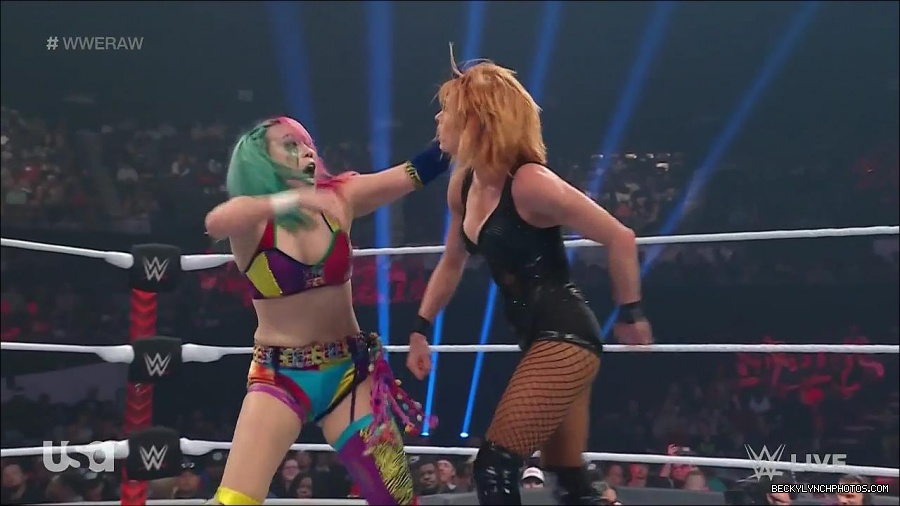 WWE_Monday_Night_Raw_2022_05_16_720p_HDTV_x264-NWCHD_mp4_007294529.jpg