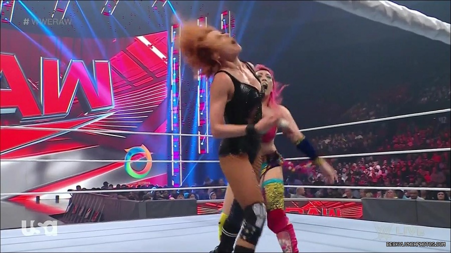 WWE_Monday_Night_Raw_2022_05_16_720p_HDTV_x264-NWCHD_mp4_007295330.jpg