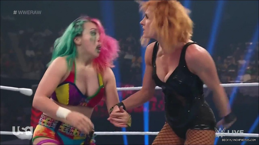 WWE_Monday_Night_Raw_2022_05_16_720p_HDTV_x264-NWCHD_mp4_007297332.jpg
