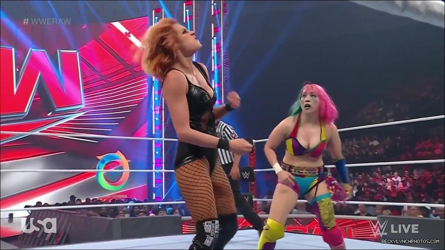 WWE_Monday_Night_Raw_2022_05_16_720p_HDTV_x264-NWCHD_mp4_007298533.jpg