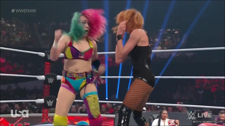 WWE_Monday_Night_Raw_2022_05_16_720p_HDTV_x264-NWCHD_mp4_007302137.jpg