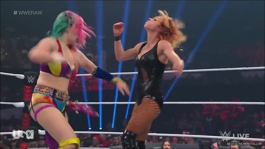 WWE_Monday_Night_Raw_2022_05_16_720p_HDTV_x264-NWCHD_mp4_007304139.jpg