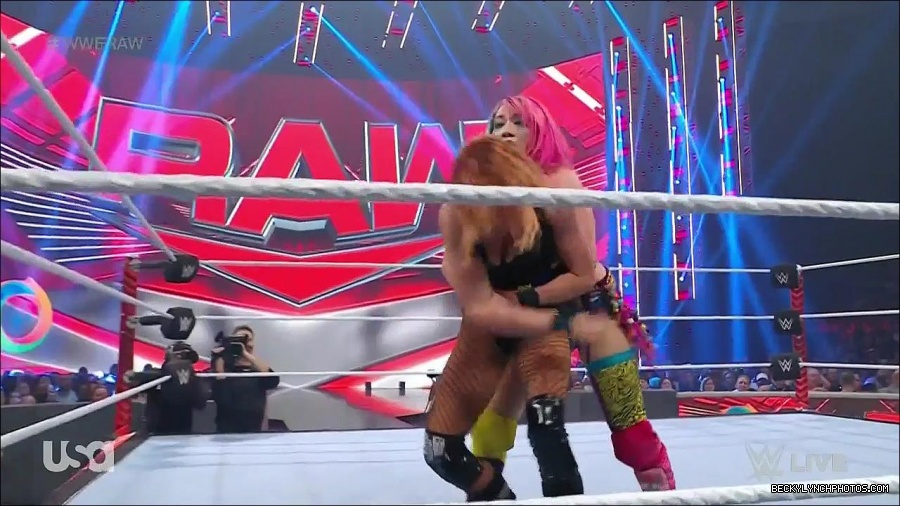 WWE_Monday_Night_Raw_2022_05_16_720p_HDTV_x264-NWCHD_mp4_007313749.jpg
