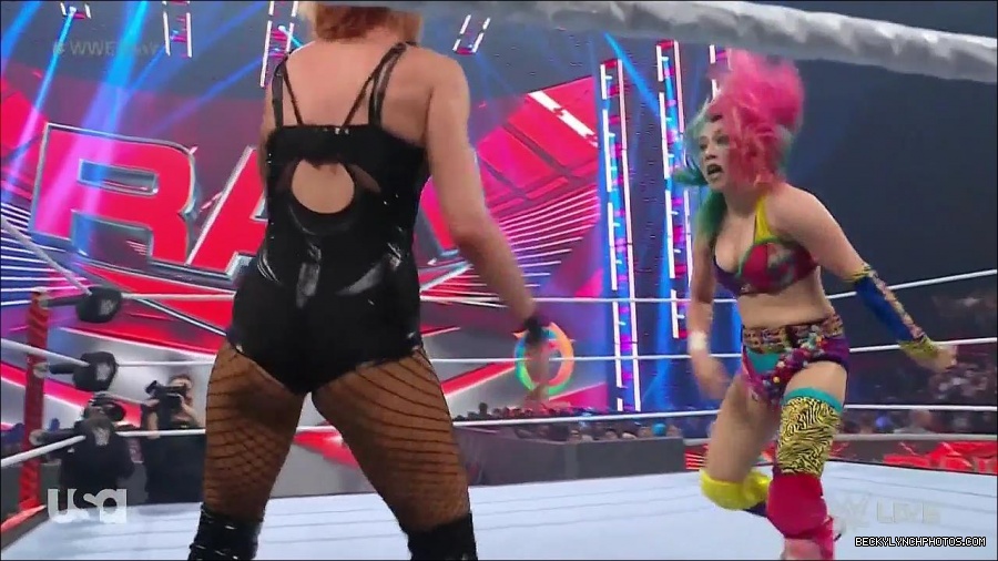 WWE_Monday_Night_Raw_2022_05_16_720p_HDTV_x264-NWCHD_mp4_007314549.jpg