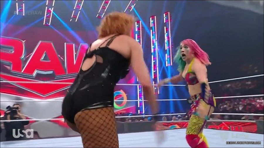 WWE_Monday_Night_Raw_2022_05_16_720p_HDTV_x264-NWCHD_mp4_007314950.jpg
