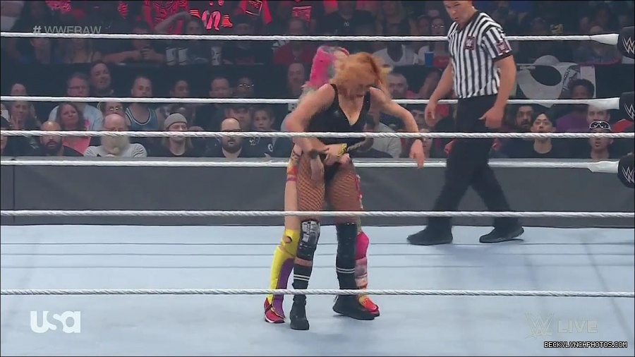 WWE_Monday_Night_Raw_2022_05_16_720p_HDTV_x264-NWCHD_mp4_007318153.jpg