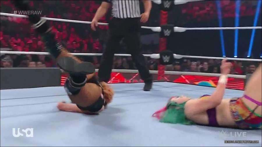 WWE_Monday_Night_Raw_2022_05_16_720p_HDTV_x264-NWCHD_mp4_007319755.jpg