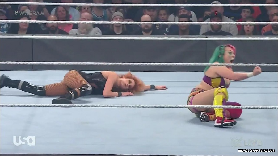 WWE_Monday_Night_Raw_2022_05_16_720p_HDTV_x264-NWCHD_mp4_007320555.jpg