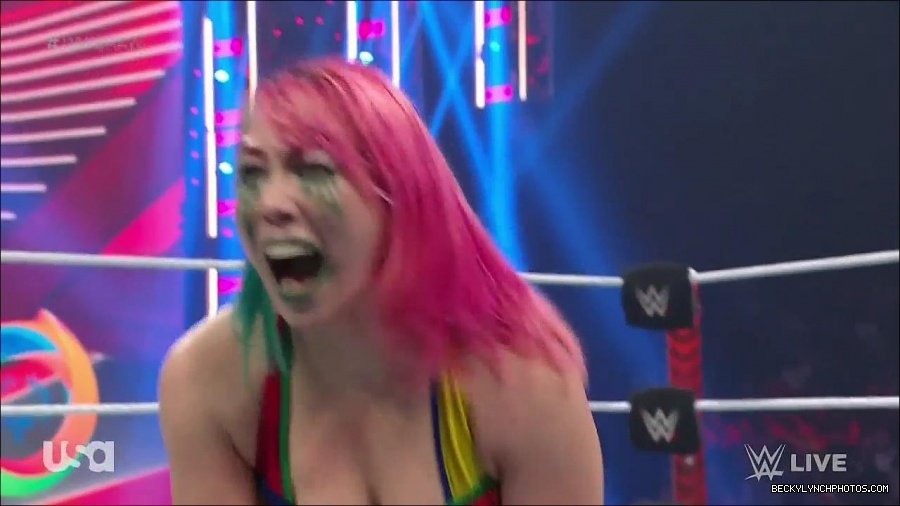WWE_Monday_Night_Raw_2022_05_16_720p_HDTV_x264-NWCHD_mp4_007321757.jpg