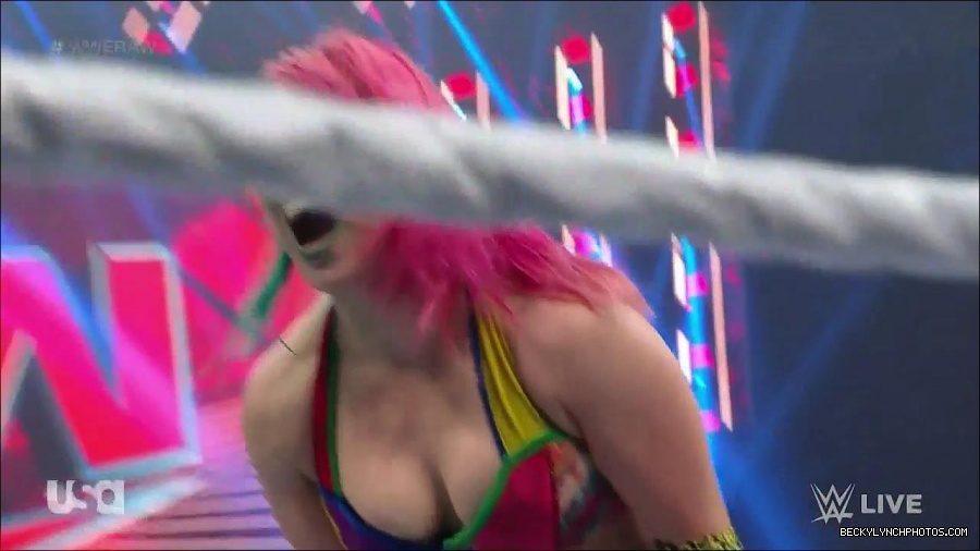 WWE_Monday_Night_Raw_2022_05_16_720p_HDTV_x264-NWCHD_mp4_007322157.jpg