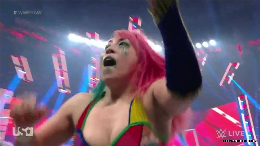 WWE_Monday_Night_Raw_2022_05_16_720p_HDTV_x264-NWCHD_mp4_007322958.jpg