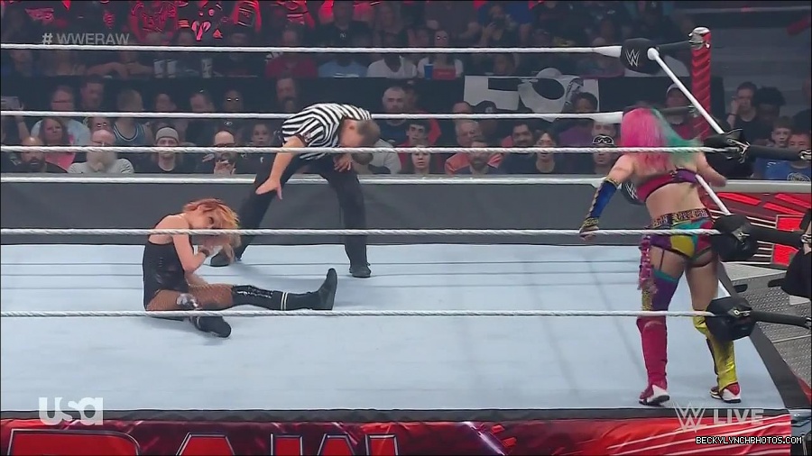 WWE_Monday_Night_Raw_2022_05_16_720p_HDTV_x264-NWCHD_mp4_007324159.jpg