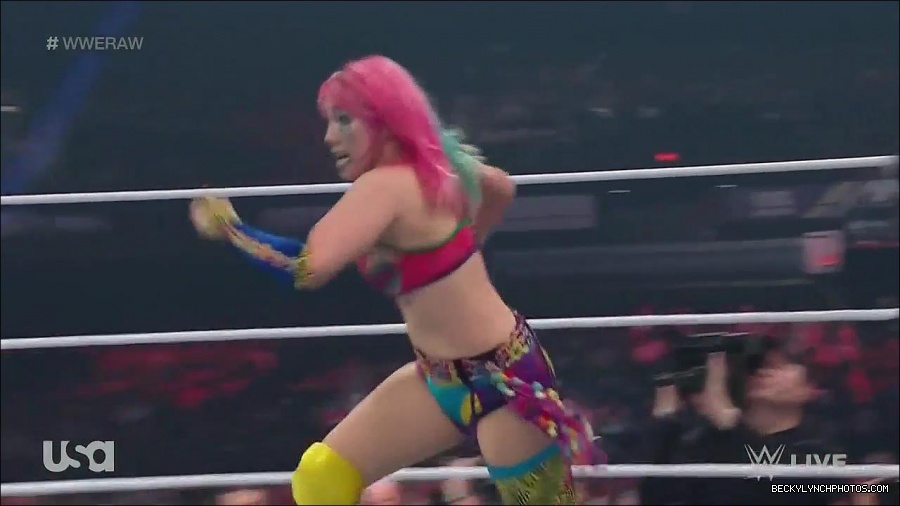 WWE_Monday_Night_Raw_2022_05_16_720p_HDTV_x264-NWCHD_mp4_007324960.jpg