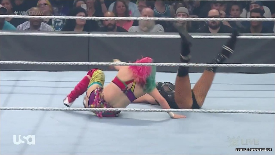 WWE_Monday_Night_Raw_2022_05_16_720p_HDTV_x264-NWCHD_mp4_007326561.jpg