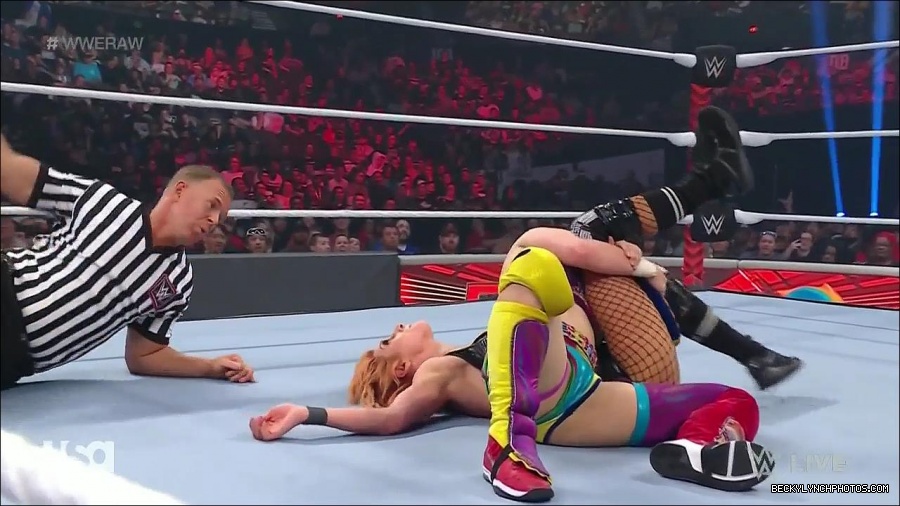 WWE_Monday_Night_Raw_2022_05_16_720p_HDTV_x264-NWCHD_mp4_007329364.jpg