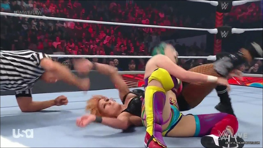 WWE_Monday_Night_Raw_2022_05_16_720p_HDTV_x264-NWCHD_mp4_007329765.jpg