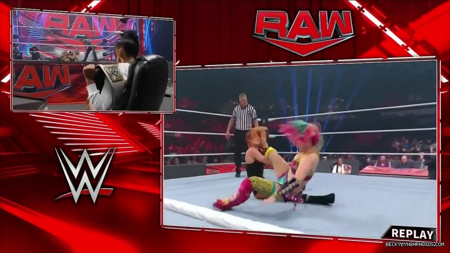 WWE_Monday_Night_Raw_2022_05_16_720p_HDTV_x264-NWCHD_mp4_007334970.jpg