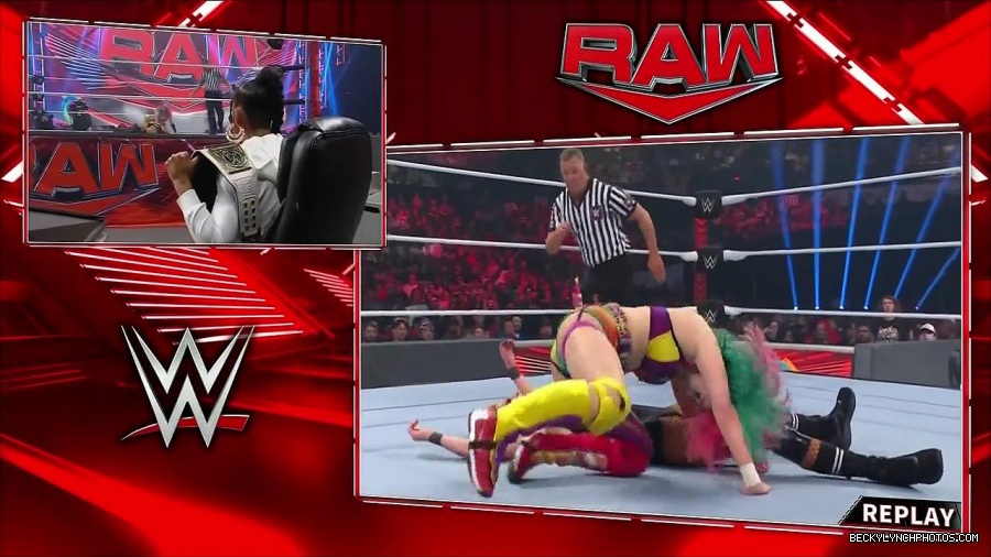 WWE_Monday_Night_Raw_2022_05_16_720p_HDTV_x264-NWCHD_mp4_007336571.jpg