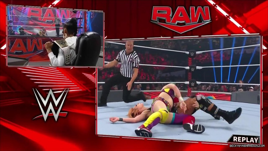 WWE_Monday_Night_Raw_2022_05_16_720p_HDTV_x264-NWCHD_mp4_007336972.jpg