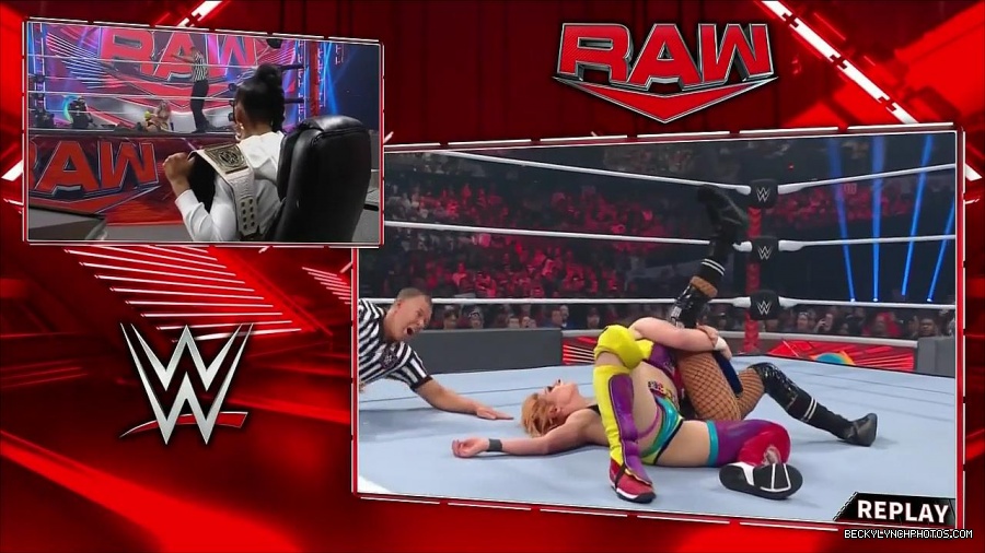 WWE_Monday_Night_Raw_2022_05_16_720p_HDTV_x264-NWCHD_mp4_007337773.jpg