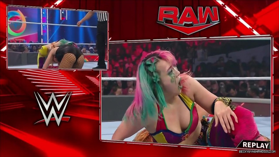 WWE_Monday_Night_Raw_2022_05_16_720p_HDTV_x264-NWCHD_mp4_007341376.jpg