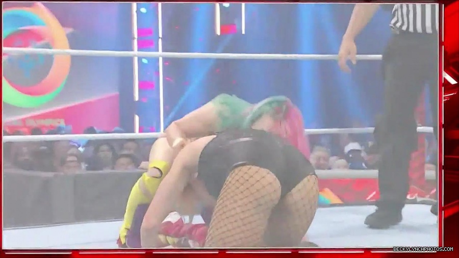 WWE_Monday_Night_Raw_2022_05_16_720p_HDTV_x264-NWCHD_mp4_007342177.jpg