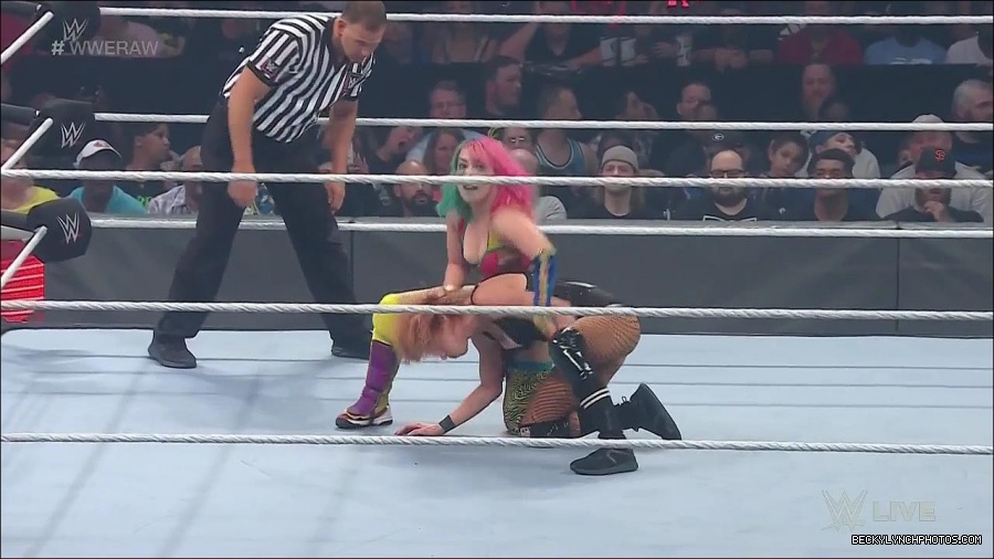 WWE_Monday_Night_Raw_2022_05_16_720p_HDTV_x264-NWCHD_mp4_007343779.jpg