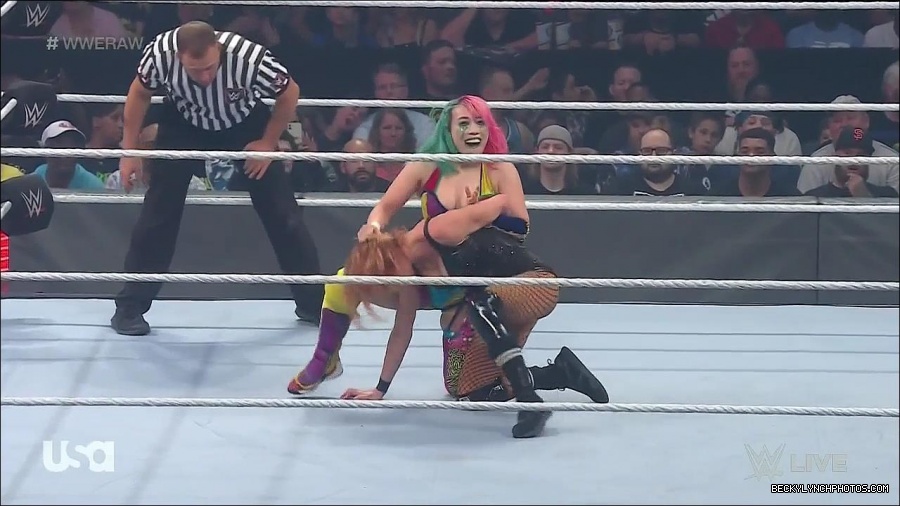 WWE_Monday_Night_Raw_2022_05_16_720p_HDTV_x264-NWCHD_mp4_007344579.jpg