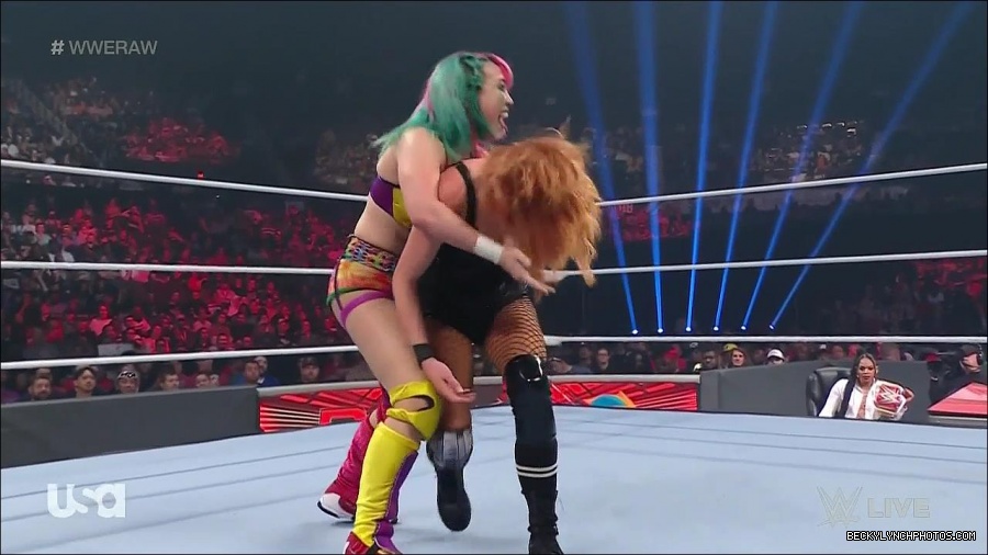 WWE_Monday_Night_Raw_2022_05_16_720p_HDTV_x264-NWCHD_mp4_007346982.jpg
