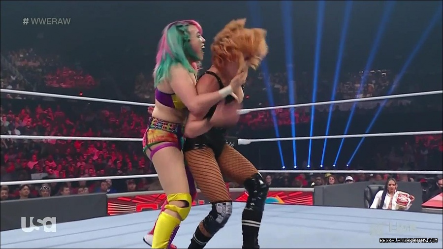 WWE_Monday_Night_Raw_2022_05_16_720p_HDTV_x264-NWCHD_mp4_007347382.jpg