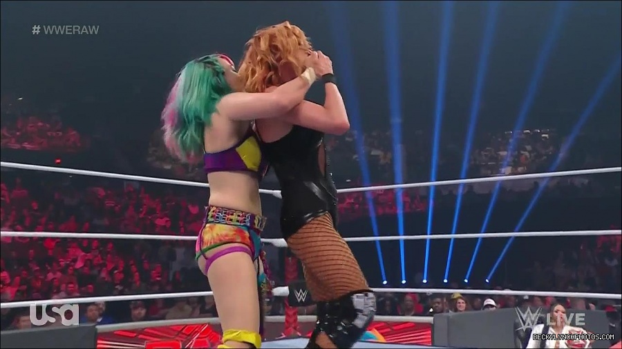WWE_Monday_Night_Raw_2022_05_16_720p_HDTV_x264-NWCHD_mp4_007348183.jpg