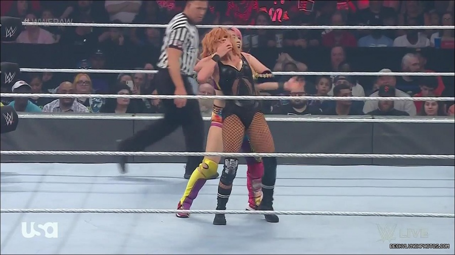 WWE_Monday_Night_Raw_2022_05_16_720p_HDTV_x264-NWCHD_mp4_007348583.jpg