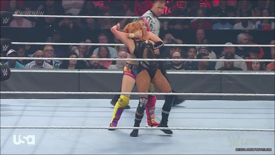 WWE_Monday_Night_Raw_2022_05_16_720p_HDTV_x264-NWCHD_mp4_007348984.jpg