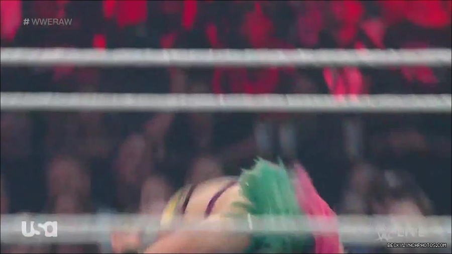 WWE_Monday_Night_Raw_2022_05_16_720p_HDTV_x264-NWCHD_mp4_007349785.jpg