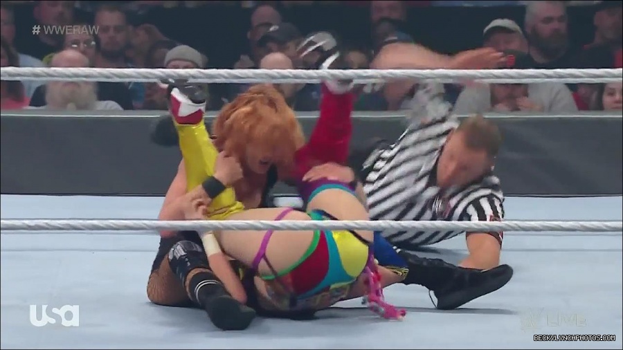 WWE_Monday_Night_Raw_2022_05_16_720p_HDTV_x264-NWCHD_mp4_007351386.jpg