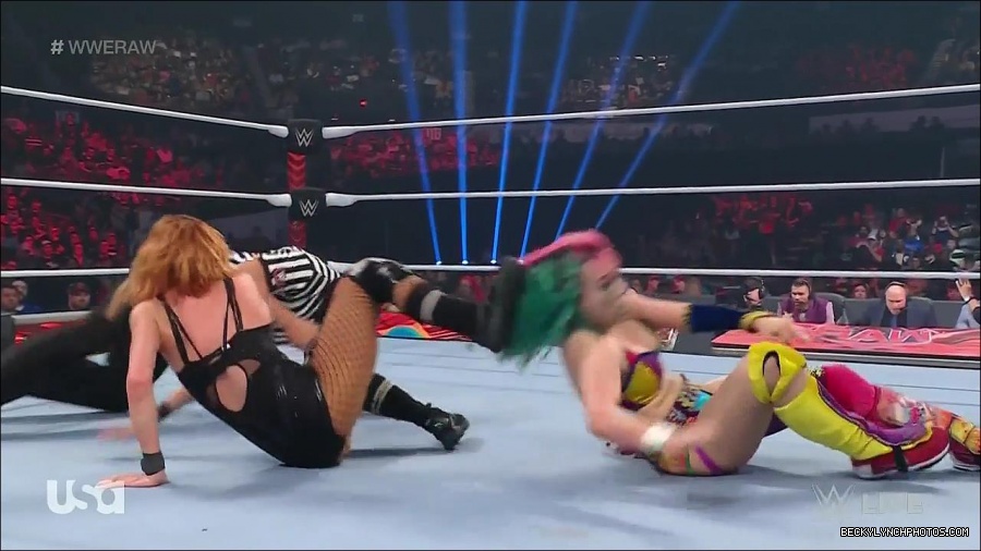 WWE_Monday_Night_Raw_2022_05_16_720p_HDTV_x264-NWCHD_mp4_007352988.jpg