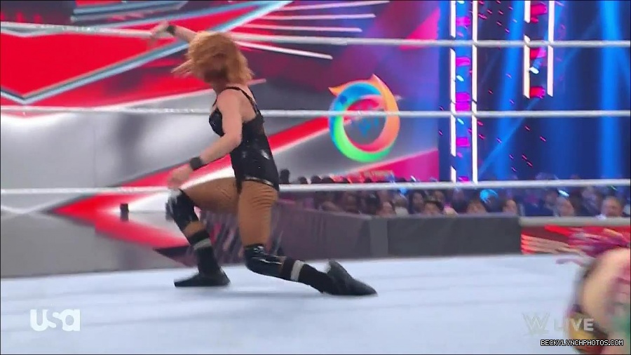 WWE_Monday_Night_Raw_2022_05_16_720p_HDTV_x264-NWCHD_mp4_007357793.jpg