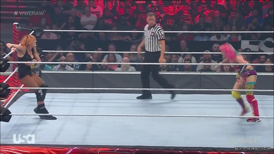 WWE_Monday_Night_Raw_2022_05_16_720p_HDTV_x264-NWCHD_mp4_007359394.jpg