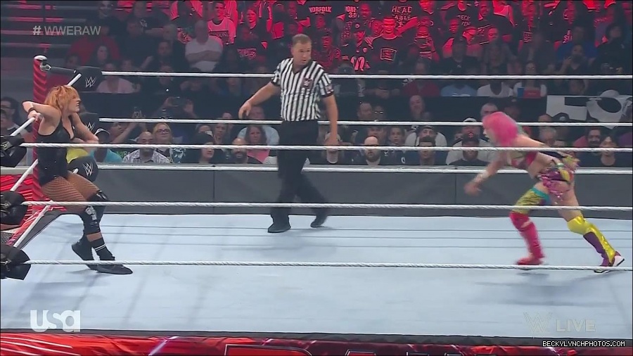 WWE_Monday_Night_Raw_2022_05_16_720p_HDTV_x264-NWCHD_mp4_007359795.jpg