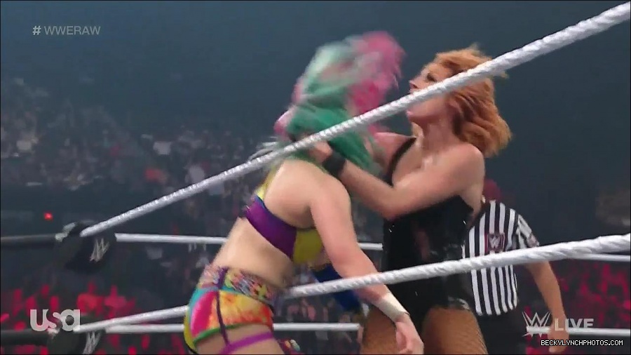 WWE_Monday_Night_Raw_2022_05_16_720p_HDTV_x264-NWCHD_mp4_007367803.jpg