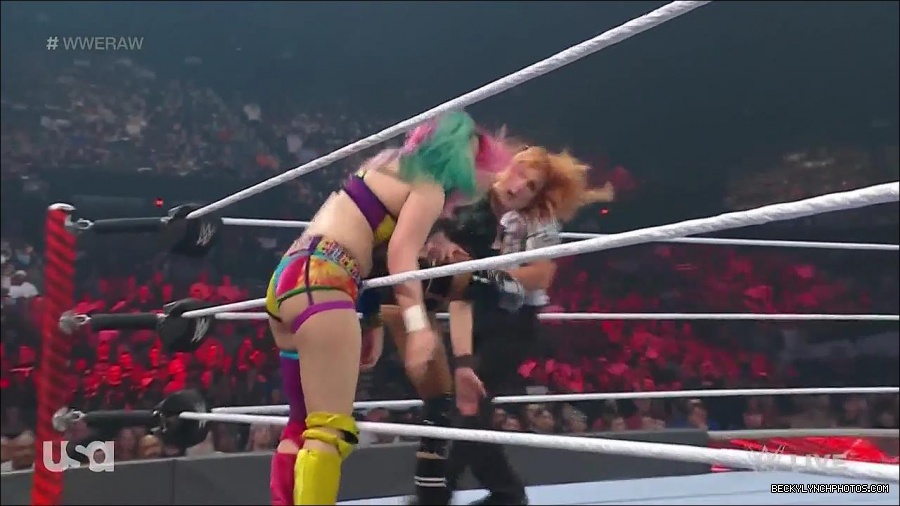 WWE_Monday_Night_Raw_2022_05_16_720p_HDTV_x264-NWCHD_mp4_007369805.jpg