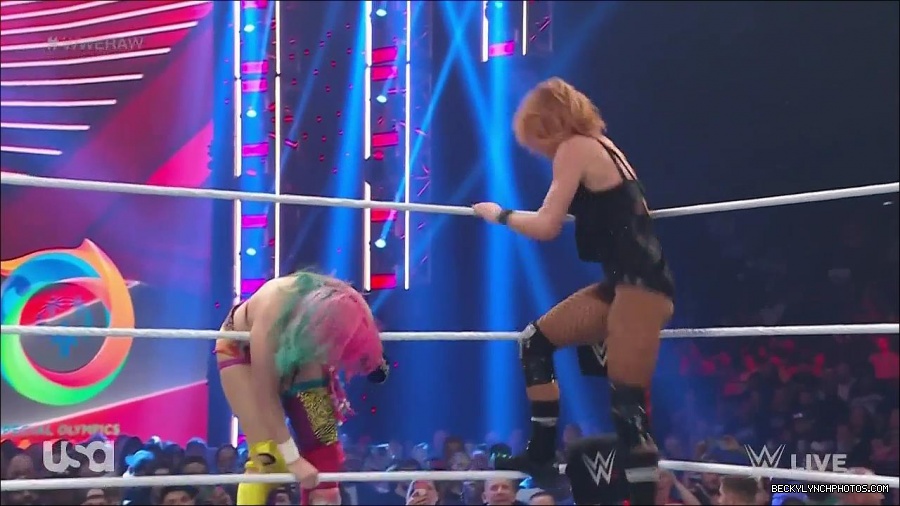 WWE_Monday_Night_Raw_2022_05_16_720p_HDTV_x264-NWCHD_mp4_007371807.jpg
