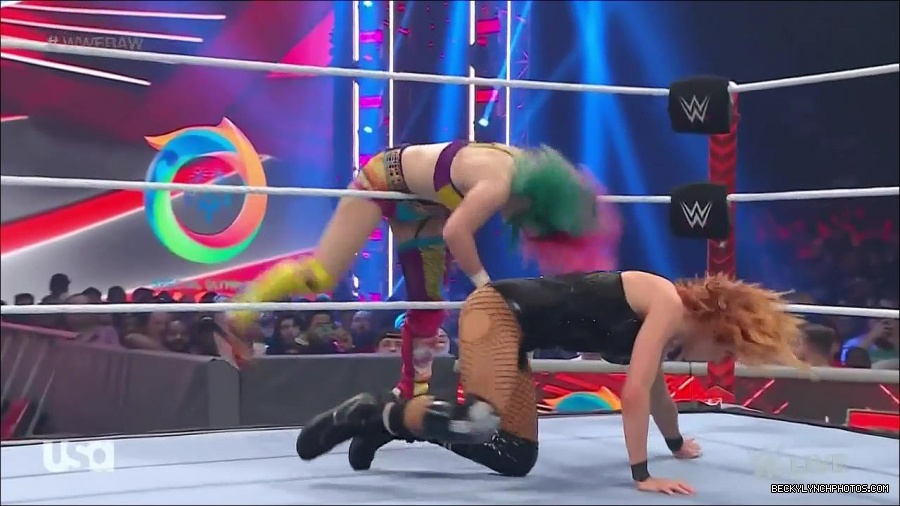 WWE_Monday_Night_Raw_2022_05_16_720p_HDTV_x264-NWCHD_mp4_007376611.jpg