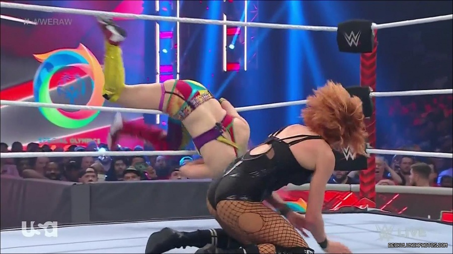 WWE_Monday_Night_Raw_2022_05_16_720p_HDTV_x264-NWCHD_mp4_007377012.jpg