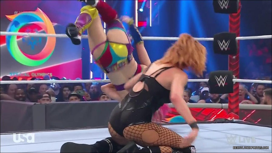 WWE_Monday_Night_Raw_2022_05_16_720p_HDTV_x264-NWCHD_mp4_007377412.jpg