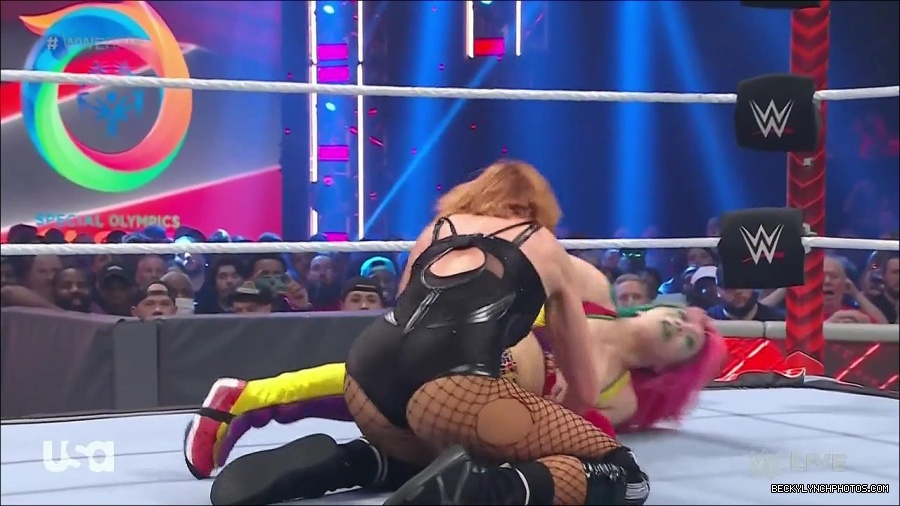 WWE_Monday_Night_Raw_2022_05_16_720p_HDTV_x264-NWCHD_mp4_007378213.jpg
