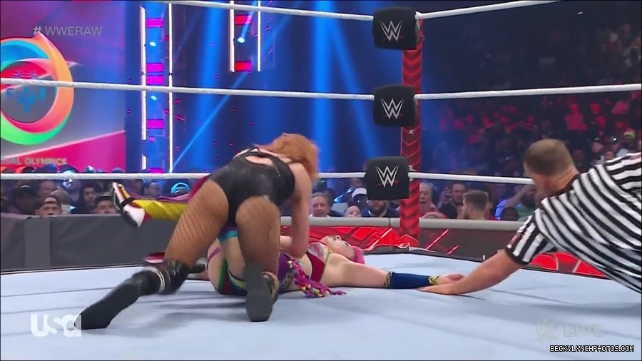 WWE_Monday_Night_Raw_2022_05_16_720p_HDTV_x264-NWCHD_mp4_007380215.jpg