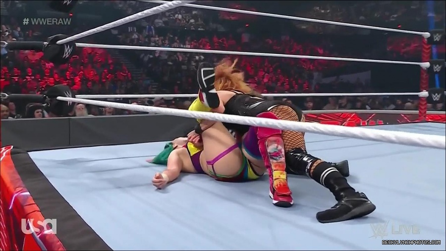 WWE_Monday_Night_Raw_2022_05_16_720p_HDTV_x264-NWCHD_mp4_007381416.jpg