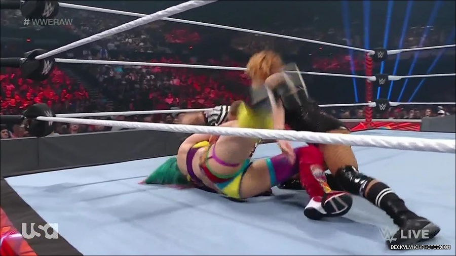 WWE_Monday_Night_Raw_2022_05_16_720p_HDTV_x264-NWCHD_mp4_007382217.jpg
